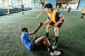 朱辰杰预计康复需6至8周 国足3月世预赛选人需谨慎