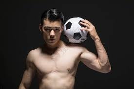 双喜!梅西解锁五大联赛700球 明天成世界足球先生