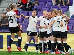 琼斯持球单打 右手抛投打成并加罚